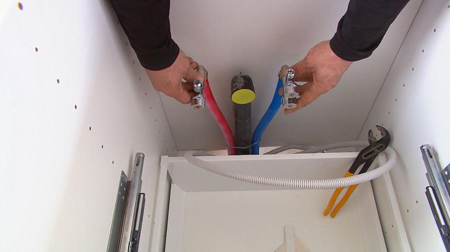 watertoevoer in de kast